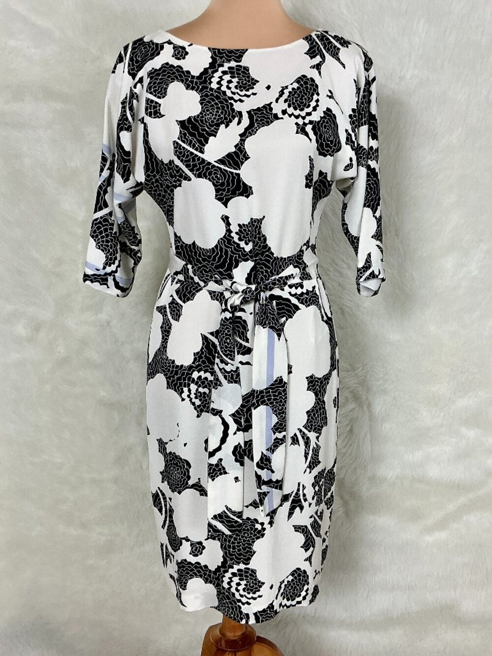 Diane Von Furstenberg Silk Black White Short Sleeve Snap Belted Maja Two Dress 4